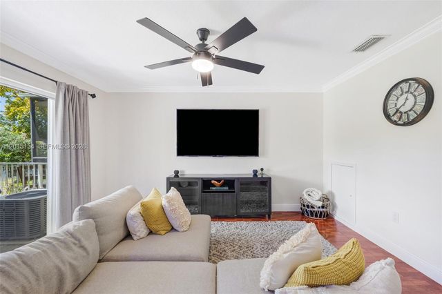 9288 NW 55th St, Sunrise, FL 33351