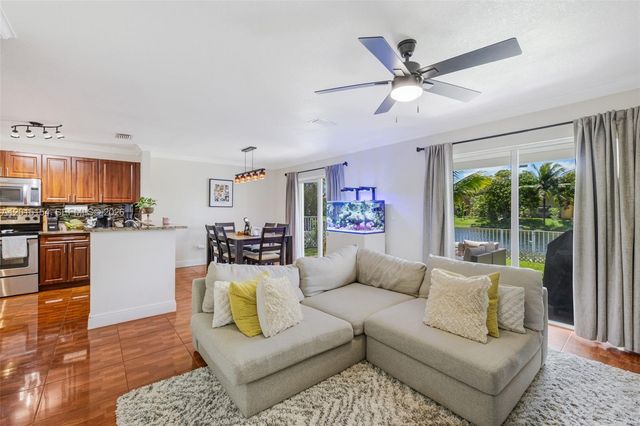 9288 NW 55th St, Sunrise, FL 33351