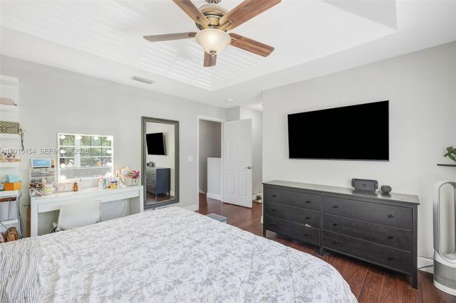 9288 NW 55th St, Sunrise, FL 33351