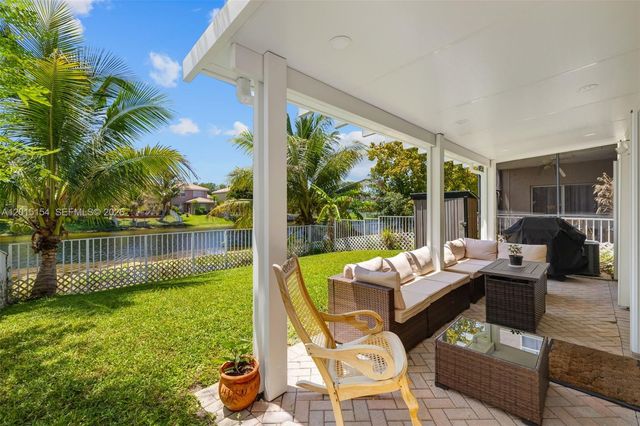 9288 NW 55th St, Sunrise, FL 33351
