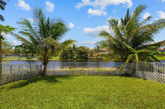 9288 NW 55th St, Sunrise, FL 33351