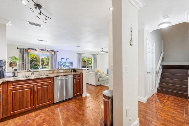 9288 NW 55th St, Sunrise, FL 33351