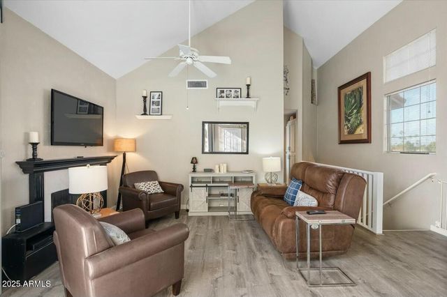 1633 E LAKESIDE Drive 113, Gilbert, AZ 85234