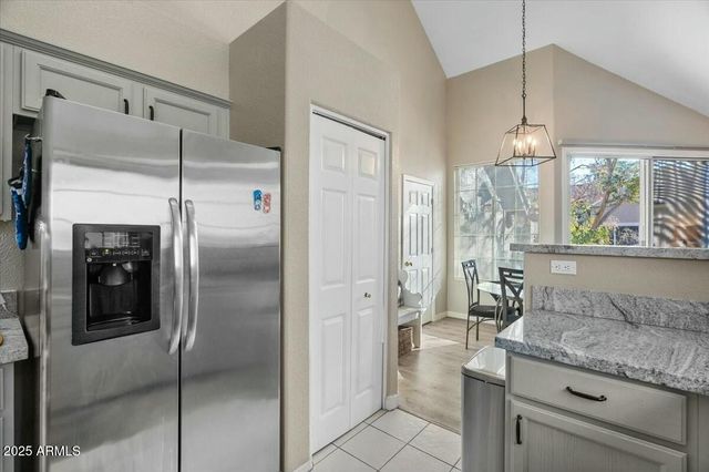 1633 E LAKESIDE Drive 113, Gilbert, AZ 85234