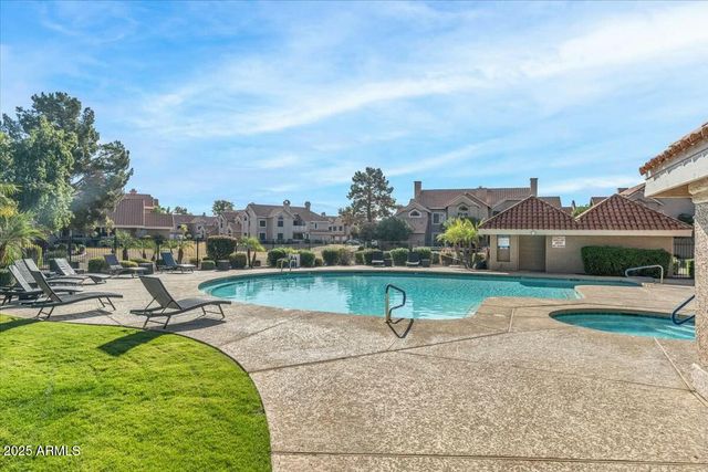 1633 E LAKESIDE Drive 113, Gilbert, AZ 85234