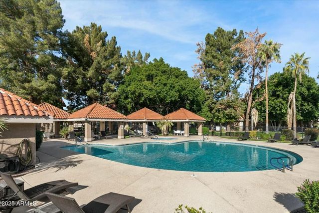 1633 E LAKESIDE Drive 113, Gilbert, AZ 85234