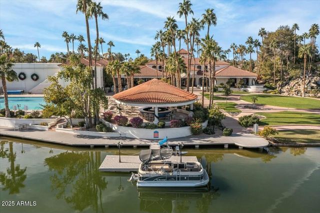 1633 E LAKESIDE Drive 113, Gilbert, AZ 85234