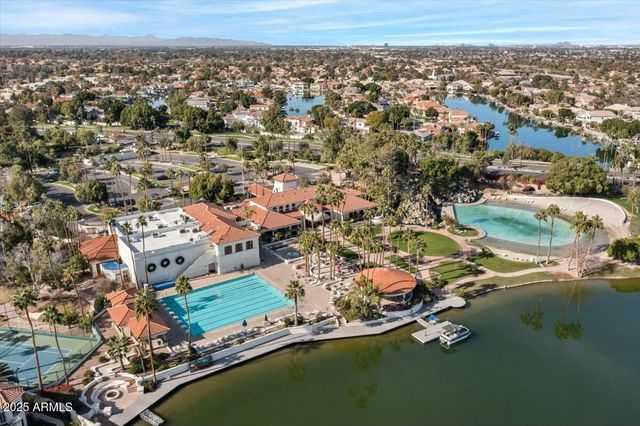 1633 E LAKESIDE Drive 113, Gilbert, AZ 85234