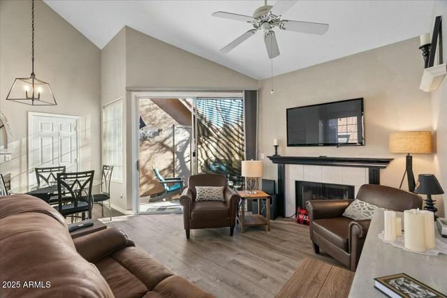 1633 E LAKESIDE Drive 113, Gilbert, AZ 85234