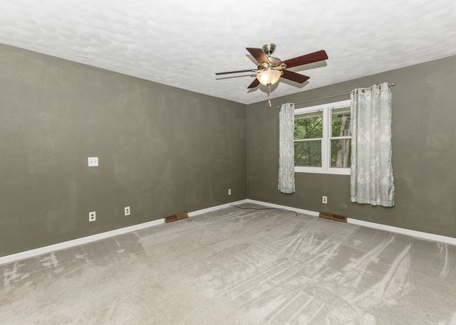 607 E 5th Street, Coal Valley, IL 61240