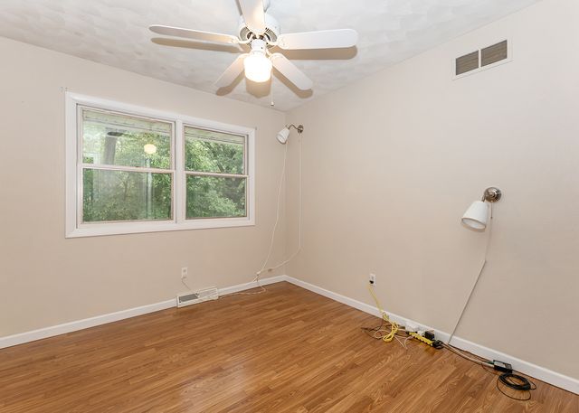 607 E 5th Street, Coal Valley, IL 61240
