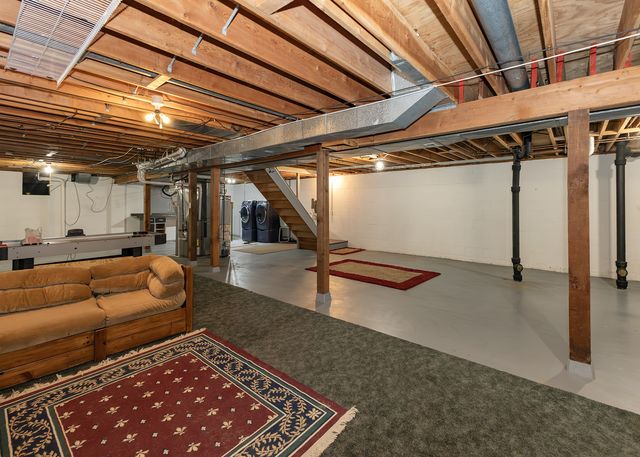 607 E 5th Street, Coal Valley, IL 61240