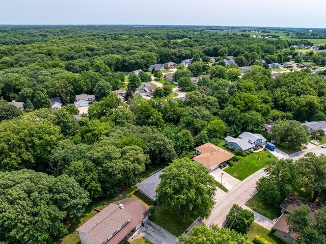 607 E 5th Street, Coal Valley, IL 61240
