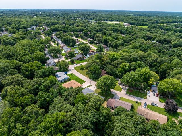 607 E 5th Street, Coal Valley, IL 61240