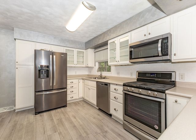 607 E 5th Street, Coal Valley, IL 61240