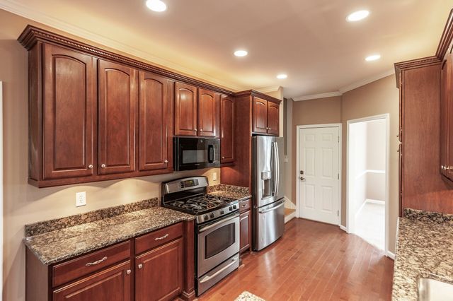 1006 Stafford Ct, Hendersonville, TN 37075