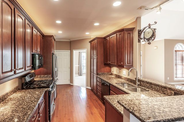 1006 Stafford Ct, Hendersonville, TN 37075