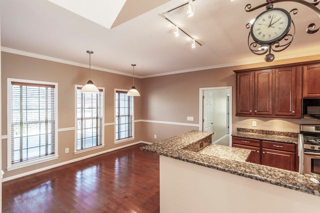 1006 Stafford Ct, Hendersonville, TN 37075