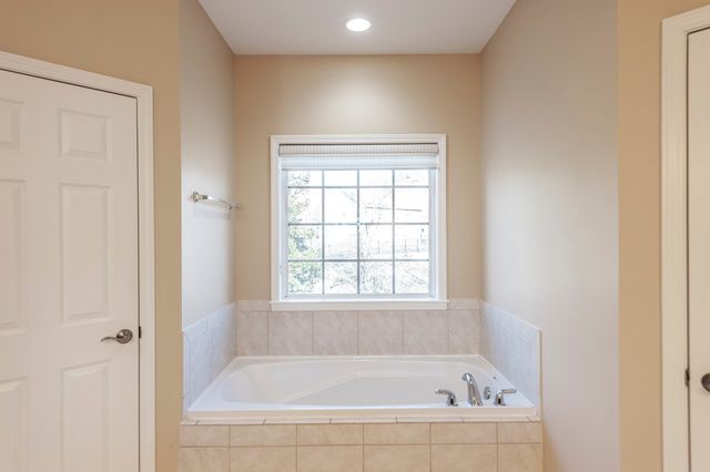 1006 Stafford Ct, Hendersonville, TN 37075