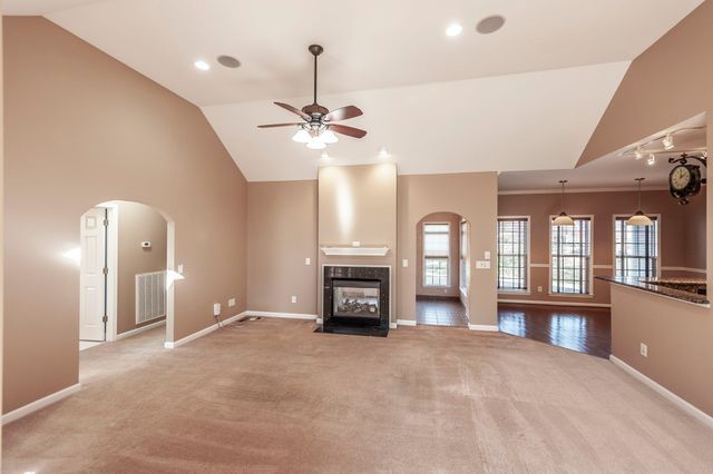 1006 Stafford Ct, Hendersonville, TN 37075