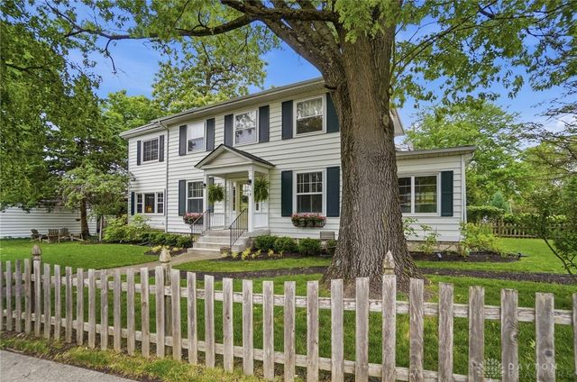 3 Forrer Boulevard, Oakwood, OH 45419