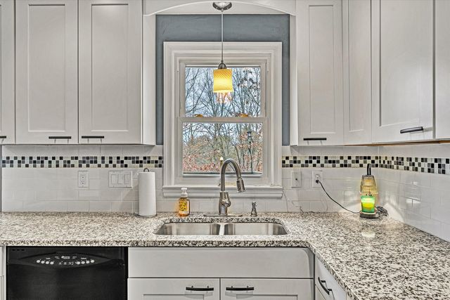 3703 Tomley DR, Roanoke, VA 24018