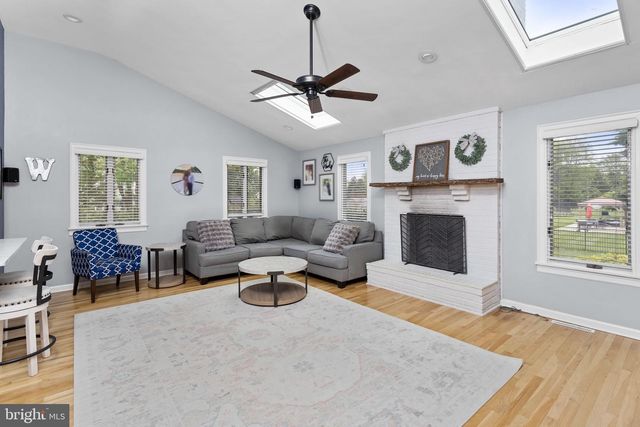 33 E ACRES DR, Hamilton, NJ 08620