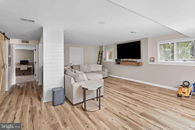 33 E ACRES DR, Hamilton, NJ 08620