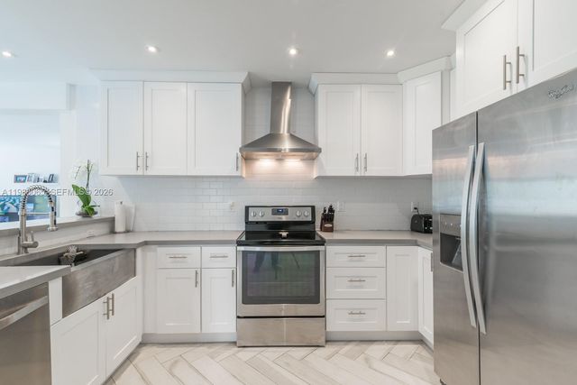 44 NW 40th St, Miami, FL 33127