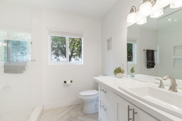 44 NW 40th St, Miami, FL 33127