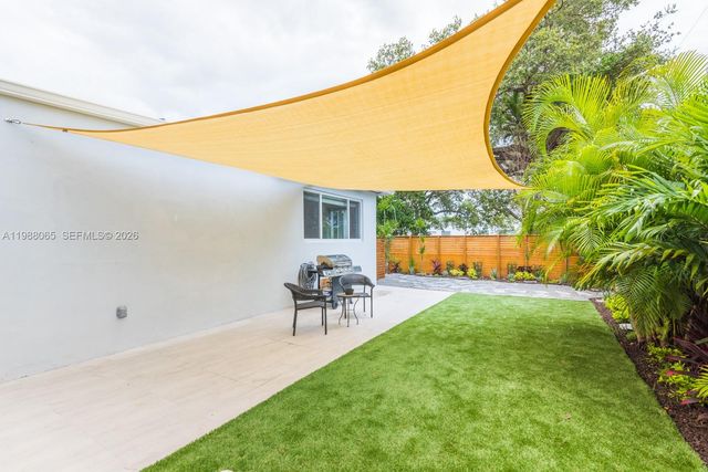 44 NW 40th St, Miami, FL 33127