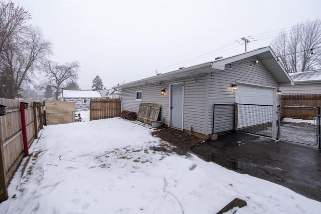 805 7TH STREET, Menasha, WI 54952