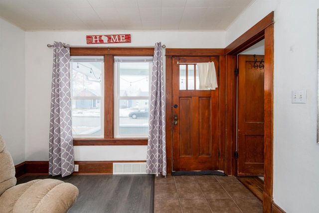 805 7TH STREET, Menasha, WI 54952