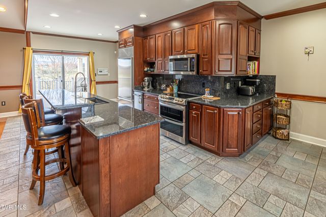 625 Northwest Locust Street, Abingdon, VA 24210