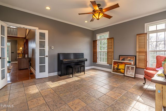 625 Northwest Locust Street, Abingdon, VA 24210