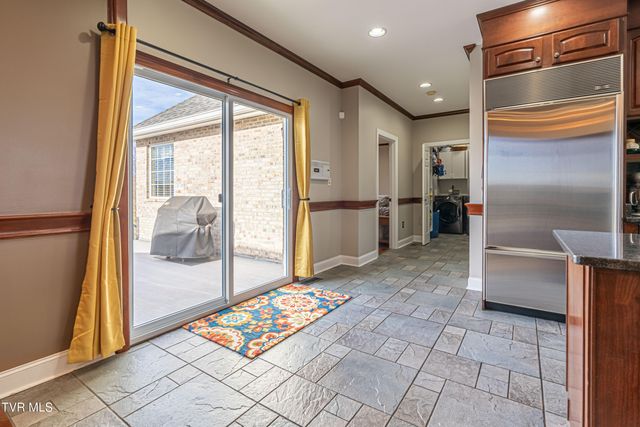 625 Northwest Locust Street, Abingdon, VA 24210