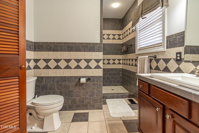 625 Northwest Locust Street, Abingdon, VA 24210