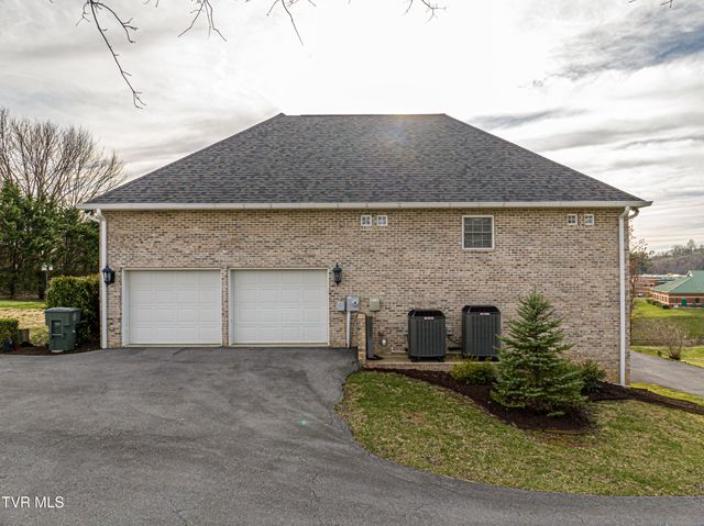 625 Northwest Locust Street, Abingdon, VA 24210