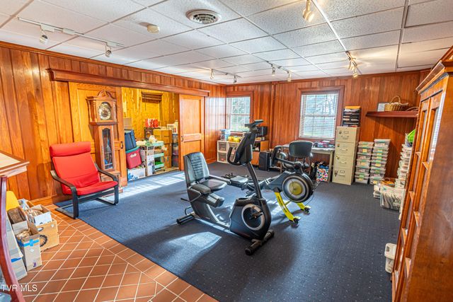 625 Northwest Locust Street, Abingdon, VA 24210