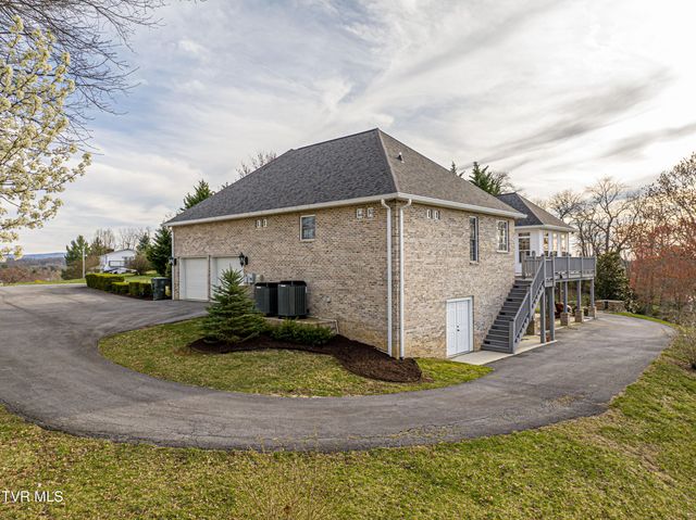 625 Northwest Locust Street, Abingdon, VA 24210