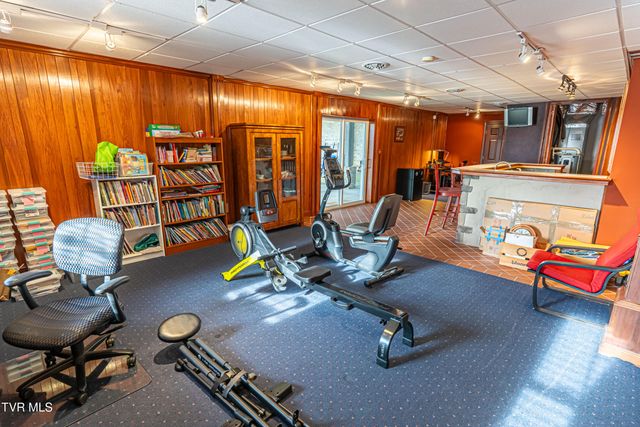 625 Northwest Locust Street, Abingdon, VA 24210