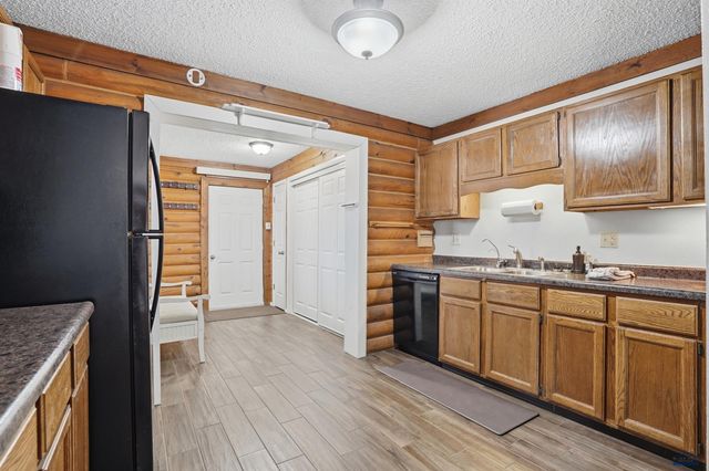923 PARK AVE, Custer, SD 57730