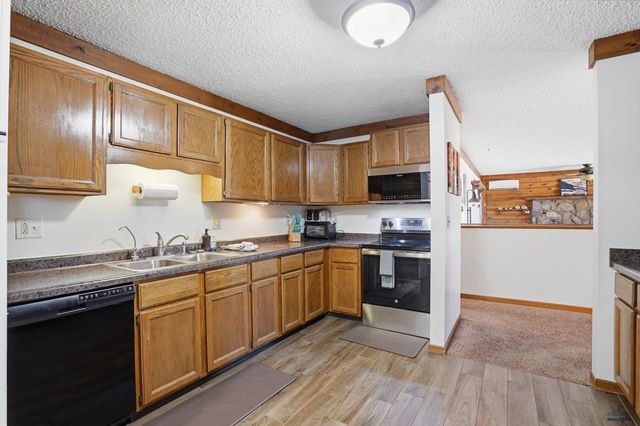 923 PARK AVE, Custer, SD 57730