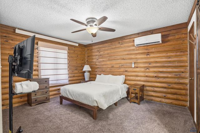 923 PARK AVE, Custer, SD 57730