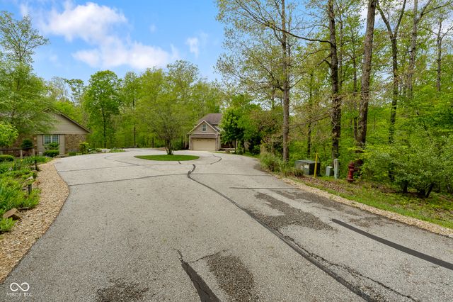 151 Hilltop Lane, Nashville, IN 47448