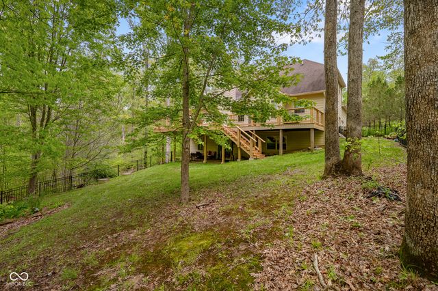 151 Hilltop Lane, Nashville, IN 47448