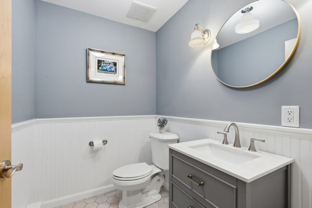89 Dunstable, Westford, MA 01886