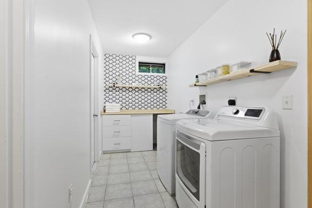 89 Dunstable, Westford, MA 01886