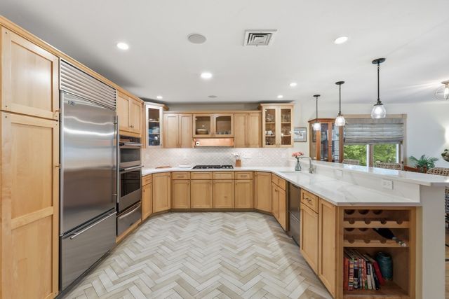 89 Dunstable, Westford, MA 01886