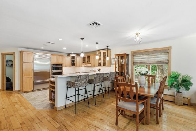 89 Dunstable, Westford, MA 01886